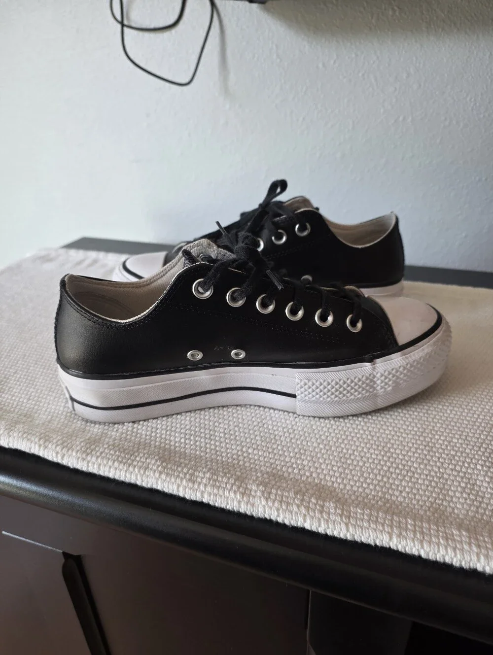 Chuck Taylor All Star Lift Low Top Leather Sneakers